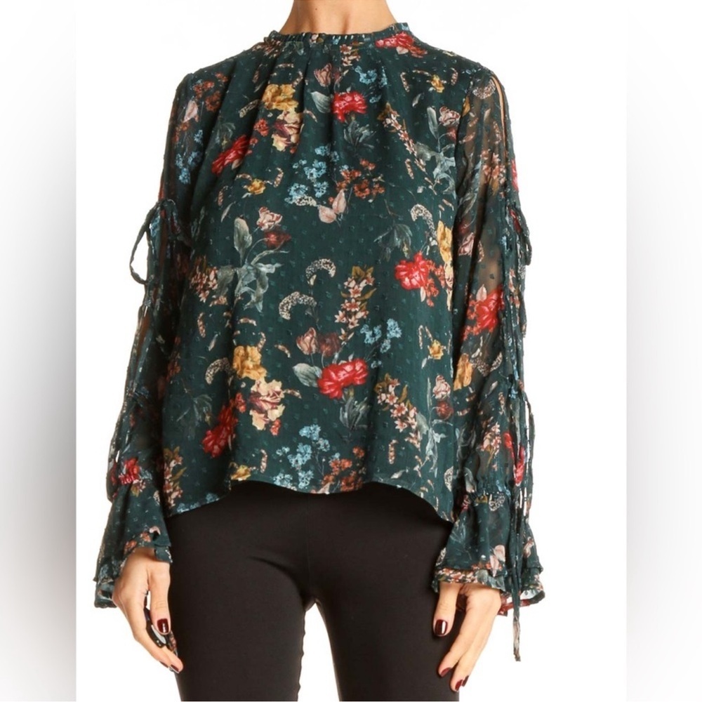 Kensie Floral Blouse in Color Alpine Green with statement sleeves Size Small NWT